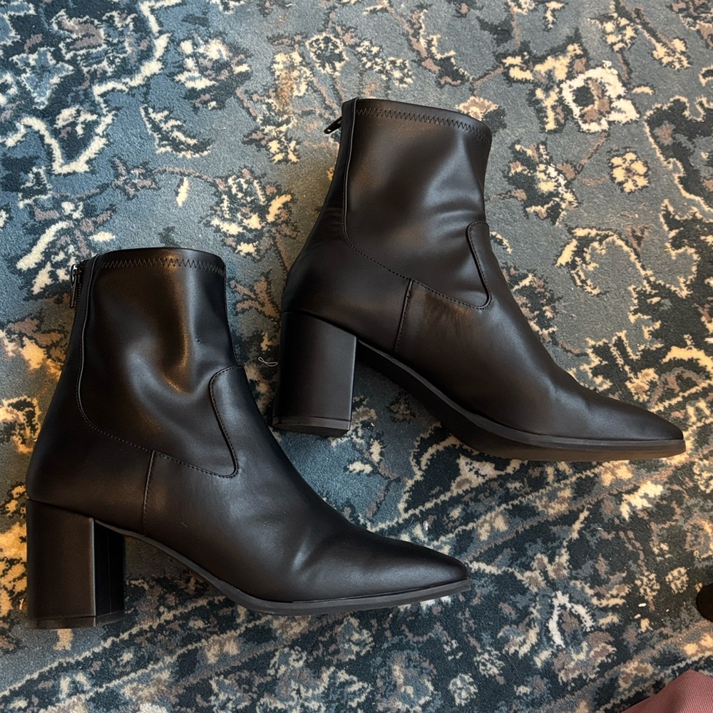 Elegant Black Ankle Booties - Picture 5 of 8